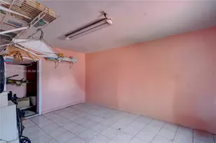 390 E 44th St, Hialeah, FL 33013 - Photo 27