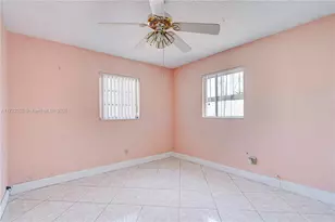 390 E 44th St, Hialeah, FL 33013 - Photo 15
