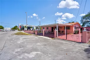 390 E 44th St, Hialeah, FL 33013 - Photo 37