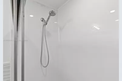 400 Kings Point Dr #1607, Sunny Isles Beach, FL 33160 - Photo 23