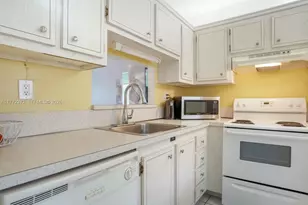 3505 NW 48th Ave, Lauderdale Lakes, FL 33319 - Photo 11