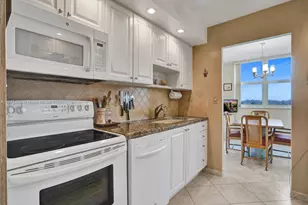 3113 S Ocean Dr, Hallandale Beach, FL 33009 - Photo 17