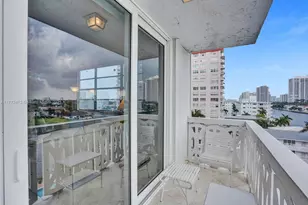 3113 S Ocean Dr, Hallandale Beach, FL 33009 - Photo 29