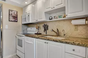 3113 S Ocean Dr, Hallandale Beach, FL 33009 - Photo 15