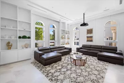 4340 N Bay Rd, Miami Beach, FL 33140 - Photo 9