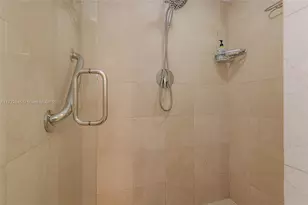 6423 Collins Ave, Miami Beach, FL 33141 - Photo 27