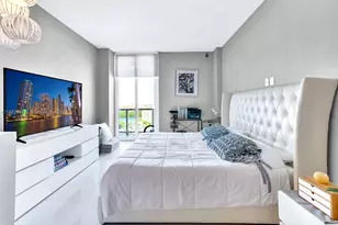 100 Bayview Dr, Sunny Isles Beach, FL 33160 - Photo 9