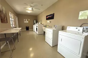 2340 NE 9th St, Fort Lauderdale, FL 33304 - Photo 23