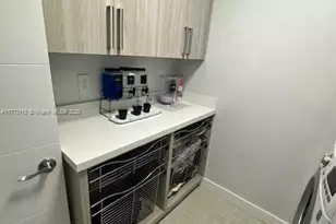 8920 Palm Tree Ln, Pembroke Pines, FL 33024 - Photo 29