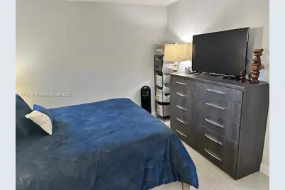 8920 Palm Tree Ln #8920, Pembroke Pines, FL 33024 - Photo 23