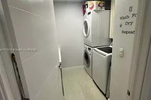 8920 Palm Tree Ln, Pembroke Pines, FL 33024 - Photo 27