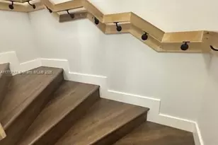 8920 Palm Tree Ln, Pembroke Pines, FL 33024 - Photo 39