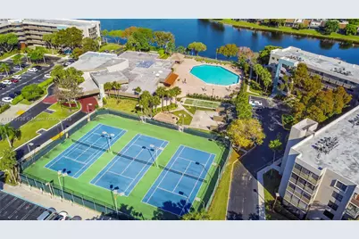 1100 Colony Point Circle #201, Pembroke Pines, FL 33026 - Photo 9