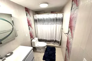 427 Golden Isles Dr, Hallandale Beach, FL 33009 - Photo 31