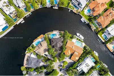 455 Centre Is, Golden Beach, FL 33160 - Photo 5