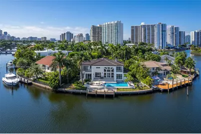 455 Centre Is, Golden Beach, FL 33160 - Photo 3