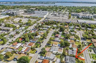 621 Hudson Rd, West Palm Beach, FL 33405 - Photo 1