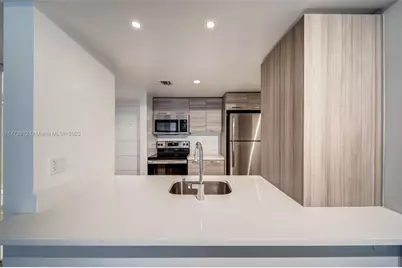 1756 N Bayshore Dr #18F, Miami, FL 33132 - Photo 9