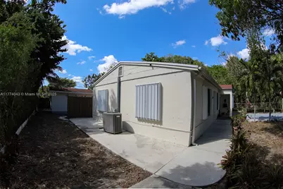 596 NW 109th St, Miami, FL 33168 - Photo 7