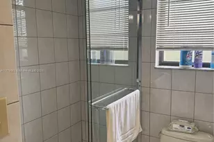 14679 Glencairn Rd, Miami Lakes, FL 33016 - Photo 17