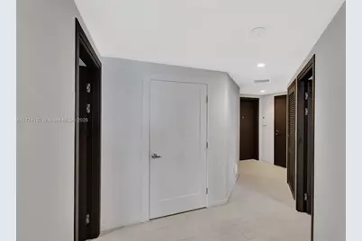1000 Brickell Plz #2812, Miami, FL 33131 - Photo 29