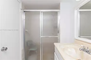 2780 NE 183rd St, Aventura, FL 33160 - Photo 23