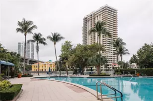 19390 Collins Ave, Sunny Isles Beach, FL 33160 - Photo 31