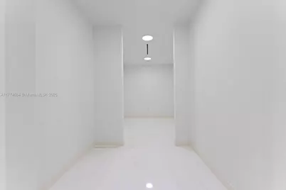 300 Biscayne Blvd Way #5002, Miami, FL 33131 - Photo 47