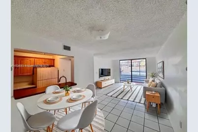 9678 Fontainebleau Blvd #111, Miami, FL 33172 - Photo 3