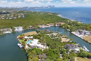 30 Leucadendra Dr, Coral Gables, FL 33156 - Photo 3