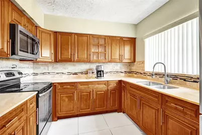 [Address not provided], Miami, FL 33162 - Photo 3