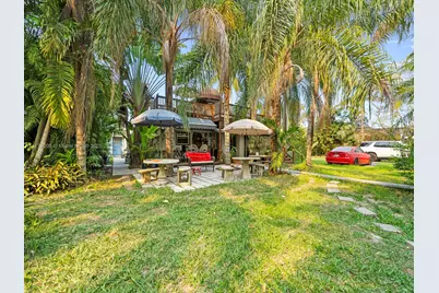 411 SW 1st St, Florida City, FL 33034 - Photo 31