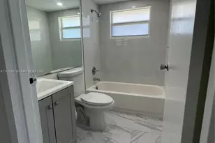 233 Saxony E, Delray Beach, FL 33446 - Photo 7