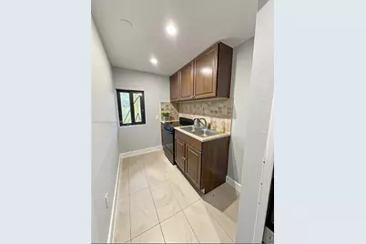 781 NW 108th St, Miami, FL 33168 - Photo 13