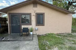 781 NW 108th St, Miami, FL 33168 - Photo 9