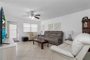 40 Harwood B, Deerfield Beach, FL 33442 - Photo 3