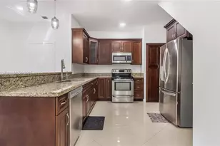 10219 SW 18th Ct, Miramar, FL 33025 - Photo 9