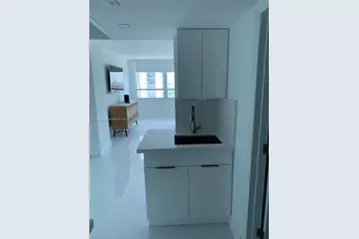 5445 Collins Ave #1520, Miami Beach, FL 33140 - Photo 13