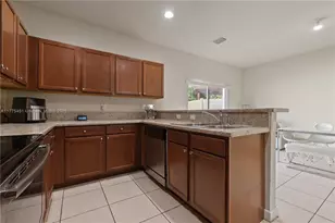 8881 W 35th Ln, Hialeah, FL 33018 - Photo 11