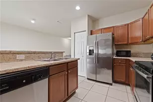 8881 W 35th Ln, Hialeah, FL 33018 - Photo 13