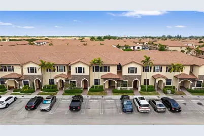 8881 W 35th Ln #8881, Hialeah, FL 33018 - Photo 25