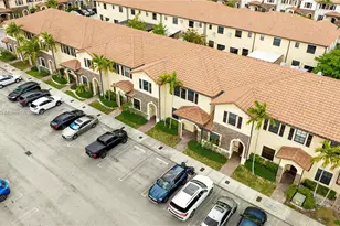 8881 W 35th Ln, Hialeah, FL 33018 - Photo 37