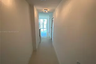 79 SW 12th St, Miami, FL 33130 - Photo 7