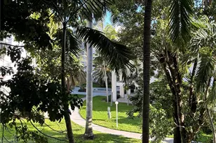 484 NW 165th St Rd, Miami, FL 33169 - Photo 19