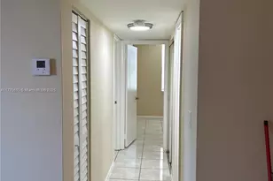 484 NW 165th St Rd, Miami, FL 33169 - Photo 15