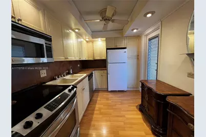 447 NE 195th St #309, Miami, FL 33179 - Photo 3