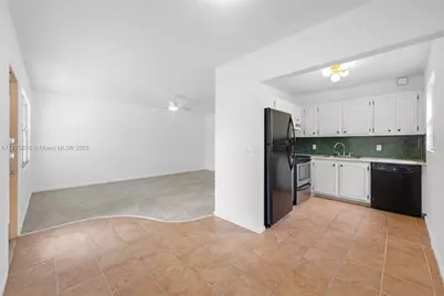 45 Islewood B #45, Deerfield Beach, FL 33442 - Photo 9