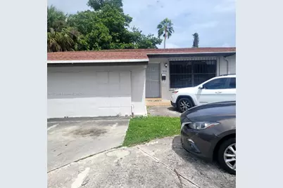 975 NE 135th St, North Miami, FL 33161 - Photo 3