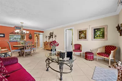 901 Colony Point Cir #503, Pembroke Pines, FL 33026 - Photo 5