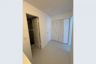 401 Golden Isles Dr #712, Hallandale Beach, FL 33009 - Photo 7